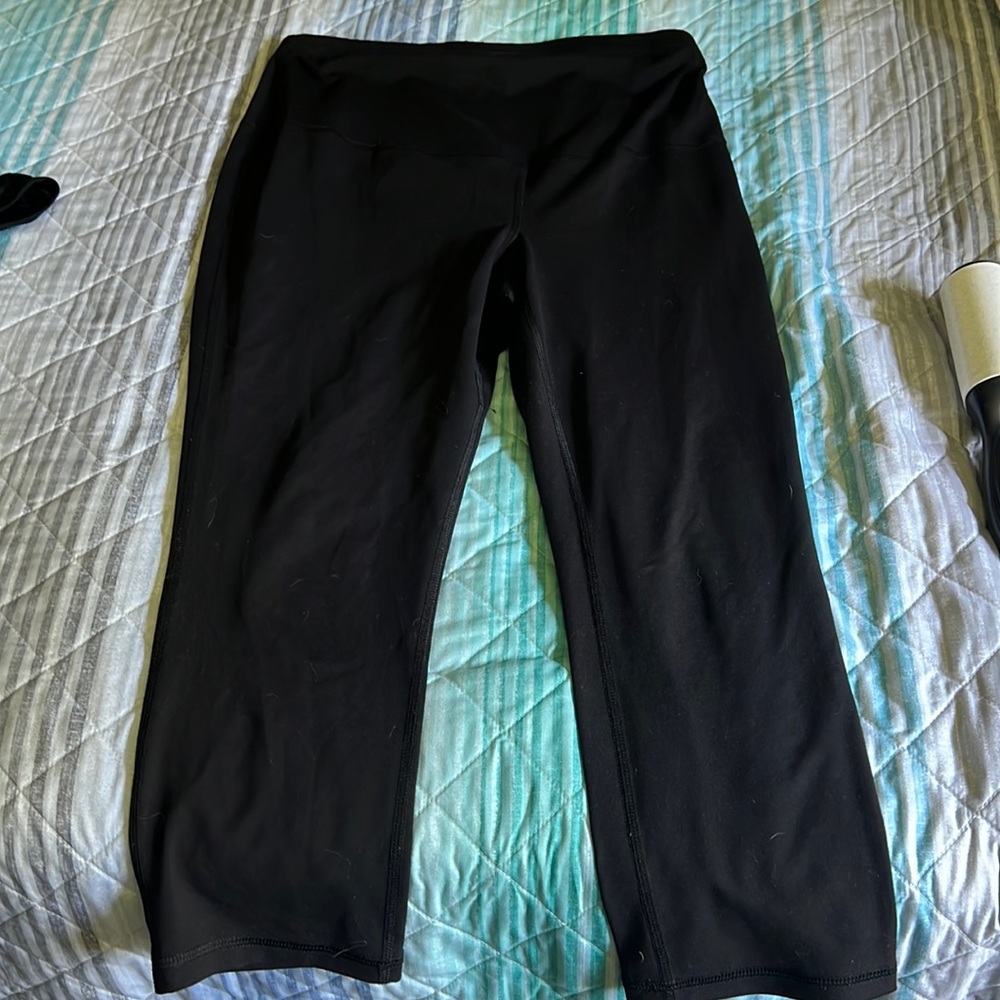 Old navy active Maternity crops size Medium M